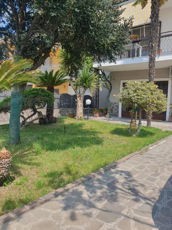 Ospitalita Il Noce Bed & Breakfast Brusciano Luaran gambar